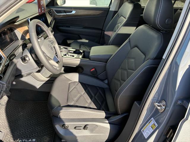 2026 Volkswagen Atlas SE with Technology
