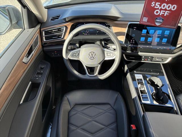 2026 Volkswagen Atlas SE with Technology