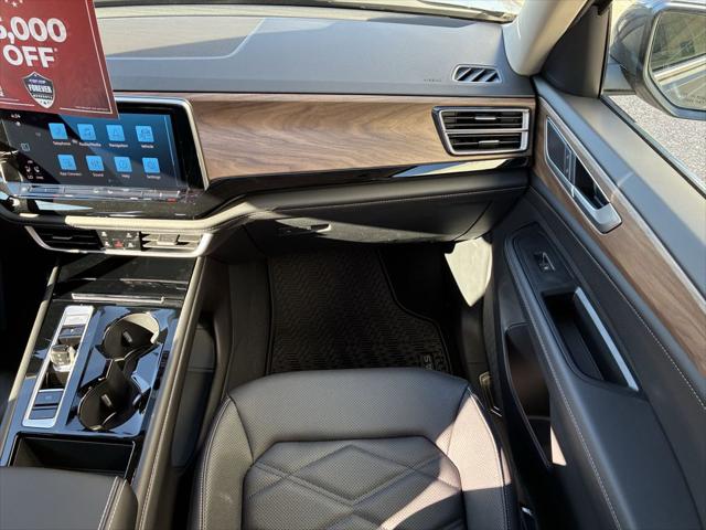2026 Volkswagen Atlas SE with Technology