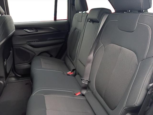 2026 Jeep Grand Cherokee Altitude 4x2