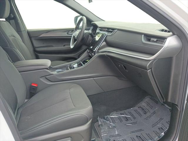 2026 Jeep Grand Cherokee Altitude 4x2