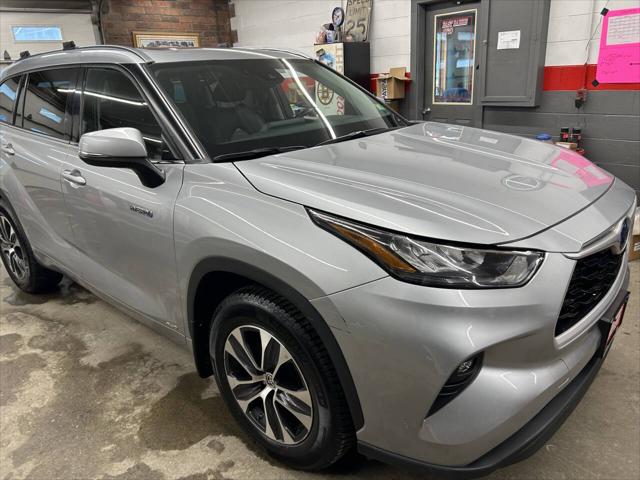 2020 Toyota Highlander Hybrid XLE for sale in East Barre, VT