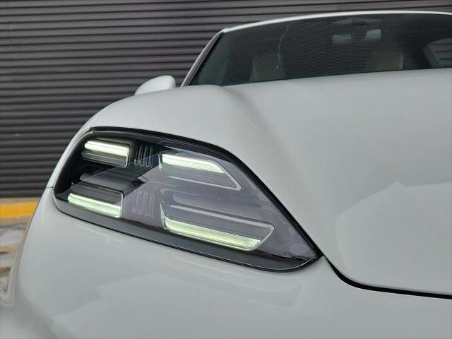 2025 Porsche Macan Electric Unknown