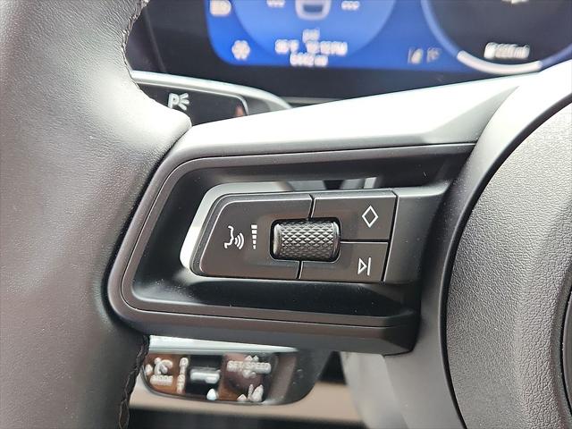 2025 Porsche Macan Electric Unknown