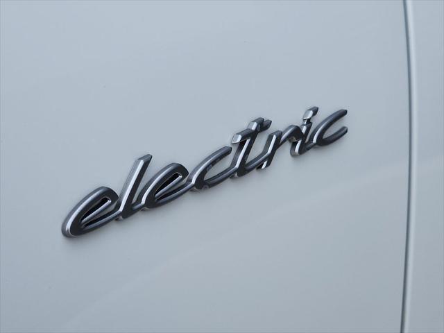 2025 Porsche Macan Electric Unknown