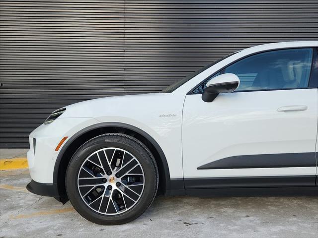 2025 Porsche Macan Electric Unknown