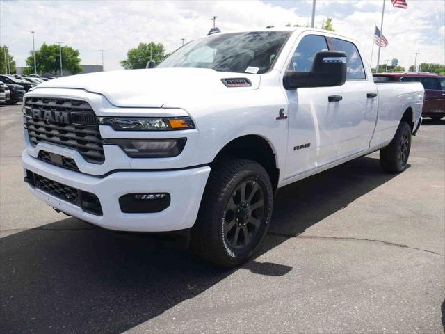 2026 RAM Ram 3500 RAM 3500 BIG HORN CREW CAB 4X4 8 BOX