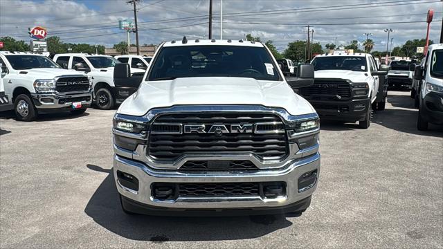 2026 RAM Ram 3500 Chassis Cab RAM 3500 TRADESMAN CREW CAB CHASSIS 4X4 60 CA