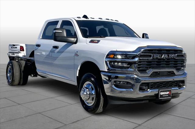 2026 RAM Ram 3500 Chassis Cab RAM 3500 TRADESMAN CREW CAB CHASSIS 4X4 60 CA