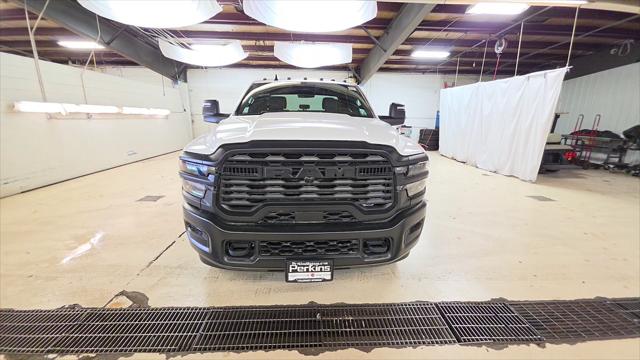 2026 RAM 3500 Chassis RAM 3500 TRADESMAN CREW CAB CHASSIS 4X4 60 CA