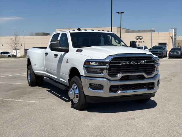 2026 RAM Ram 3500 RAM 3500 TRADESMAN CREW CAB 4X4 8 BOX
