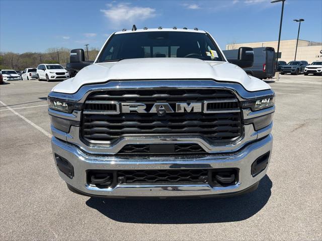 2026 RAM Ram 3500 RAM 3500 TRADESMAN CREW CAB 4X4 8 BOX