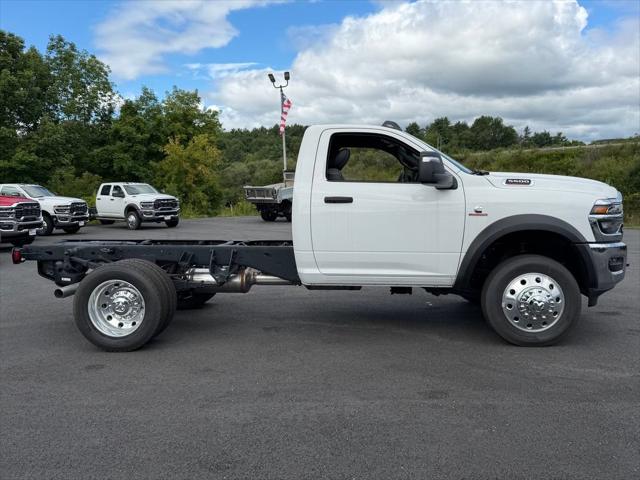 2026 RAM 5500 Chassis RAM 5500 TRADESMAN CHASSIS REGULAR CAB 4X4 60 CA