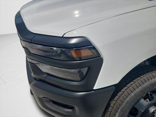 New 2026 Bright White Clear-Coat Exterior Paint RAM TRADESMAN image 25