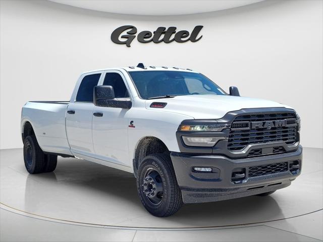 2026 RAM Ram 3500 RAM 3500 TRADESMAN CREW CAB 4X4 8 BOX
