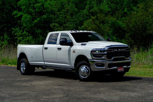 2026 RAM Ram 3500 RAM 3500 TRADESMAN CREW CAB 4X4 8 BOX