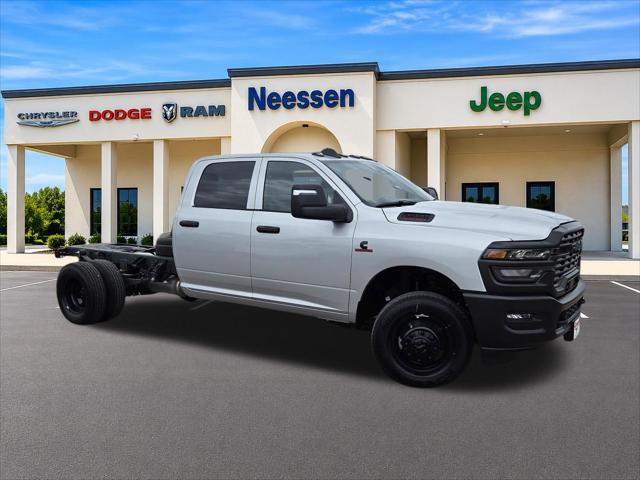 2026 RAM Ram 3500 Chassis Cab RAM 3500 TRADESMAN CREW CAB CHASSIS 4X4 60 CA
