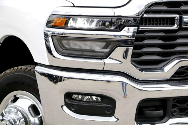 2026 RAM Ram 3500 RAM 3500 TRADESMAN CREW CAB 4X4 8 BOX