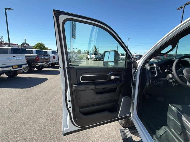 2026 Ram 3500 Laramie Crew Cab 4x4 8' Box