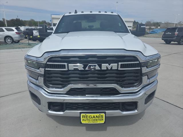2026 RAM Ram 3500 Chassis Cab RAM 3500 TRADESMAN CREW CAB CHASSIS 4X4 60 CA 2026 RAM Ram 3500 Chassis Cab RAM 3500 TRADESMAN CREW CAB CHASSIS 4X4 60 CA