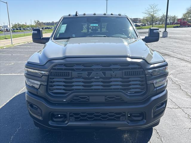 2026 RAM Ram 3500 RAM 3500 TRADESMAN CREW CAB 4X4 8 BOX