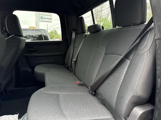 2026 Ram 2500 Black Express Crew Cab 4x4 6'4" Box