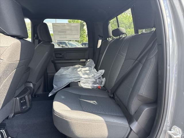 2026 Ram 2500 Black Express Crew Cab 4x4 6'4" Box