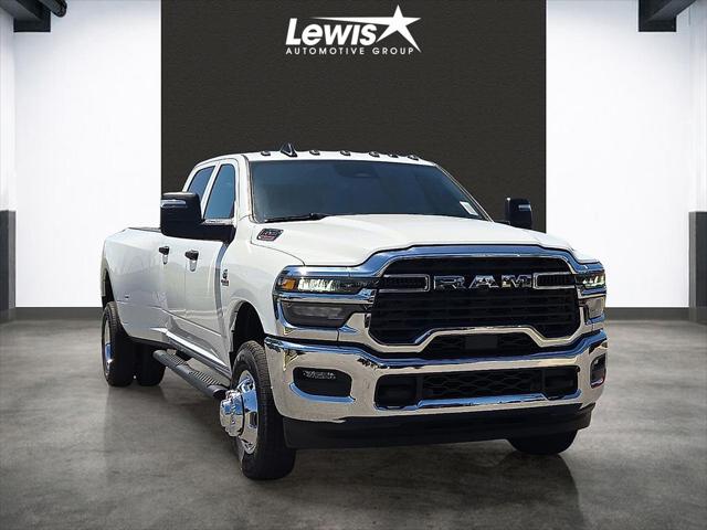 2026 Ram 3500 Tradesman Crew Cab 4x4 8' Box