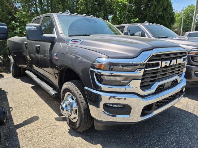 2026 RAM Ram 3500 RAM 3500 TRADESMAN CREW CAB 4X4 8 BOX