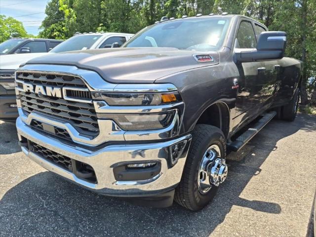 2026 RAM Ram 3500 RAM 3500 TRADESMAN CREW CAB 4X4 8 BOX