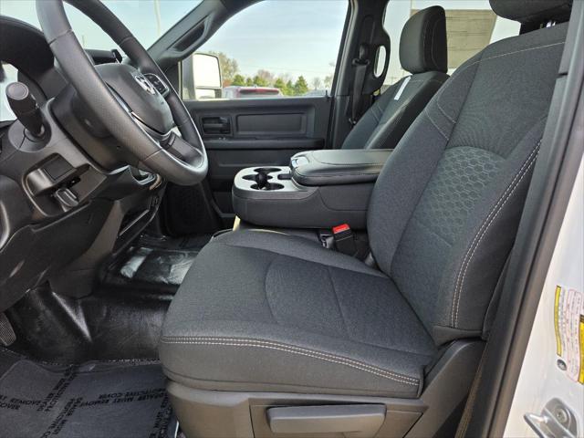 2026 RAM Ram 3500 RAM 3500 TRADESMAN CREW CAB 4X4 8 BOX