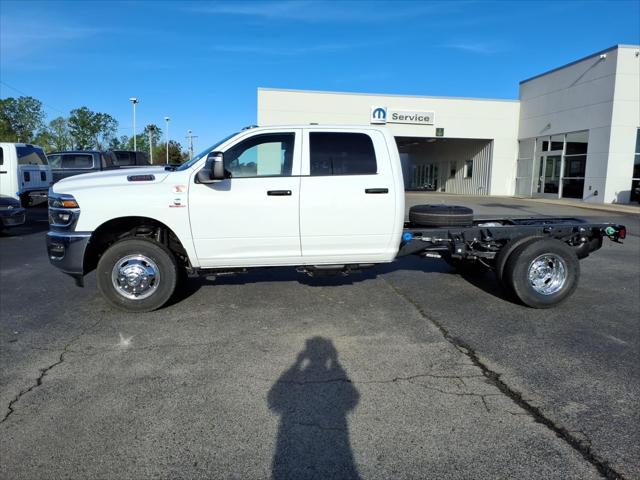 2026 RAM Ram 3500 Chassis Cab RAM 3500 TRADESMAN CREW CAB CHASSIS 4X4 60 CA