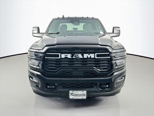 2026 RAM 3500 RAM 3500 BIG HORN CREW CAB 4X4 8 BOX