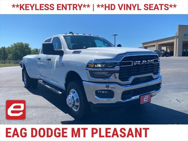 2026 RAM Ram 3500 RAM 3500 TRADESMAN CREW CAB 4X4 8 BOX