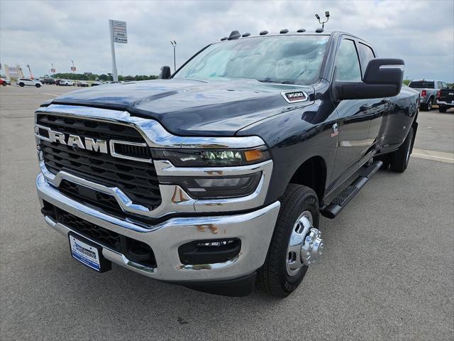 2026 RAM Ram 3500 RAM 3500 TRADESMAN CREW CAB 4X4 8 BOX