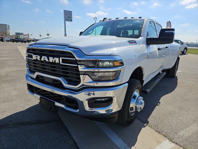 2026 RAM Ram 3500 RAM 3500 TRADESMAN CREW CAB 4X4 8 BOX