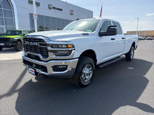 2026 RAM 2500 RAM 2500 TRADESMAN CREW CAB 4X4 8 BOX