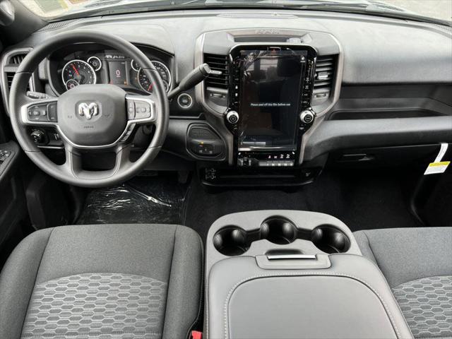 2026 RAM Ram 2500 RAM 2500 BLACK EXPRESS CREW CAB 4X4 64 BOX