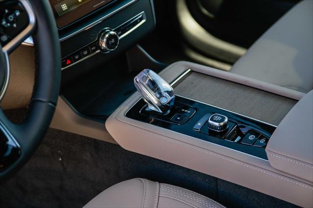 2026 Volvo XC90 Plug-In Hybrid Plus, T8 AWD, Electric/Gasoline, Bright, 7 Seats