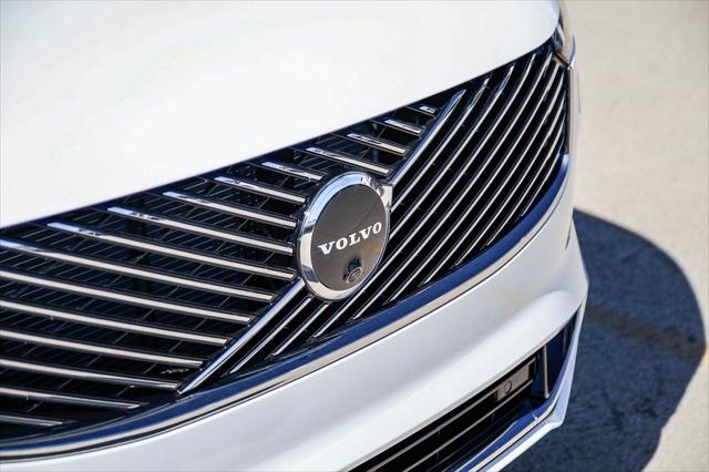 2026 Volvo XC90 Plug-In Hybrid Ultra, T8 AWD, Electric/Gasoline, Bright, 7 Seats