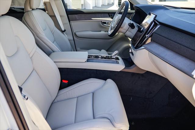 2026 Volvo XC90 Plug-In Hybrid Ultra, T8 AWD, Electric/Gasoline, Bright, 7 Seats