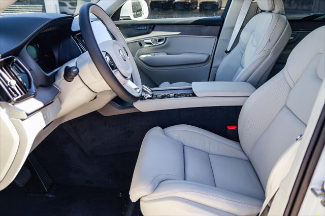 2026 Volvo XC90 Plug-In Hybrid Ultra, T8 AWD, Electric/Gasoline, Bright, 7 Seats
