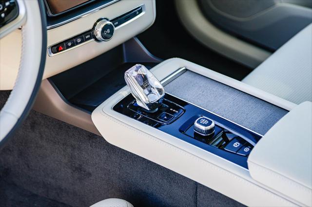 2026 Volvo XC90 Plug-In Hybrid Ultra, T8 AWD, Electric/Gasoline, Bright, 7 Seats