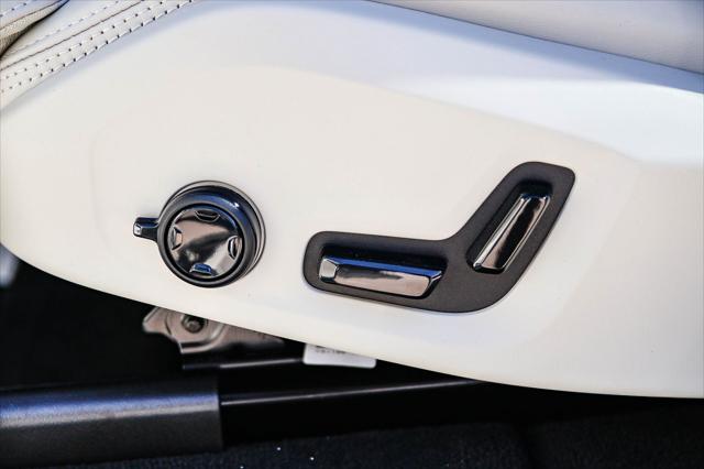 2026 Volvo XC90 Plug-In Hybrid Ultra, T8 AWD, Electric/Gasoline, Bright, 7 Seats