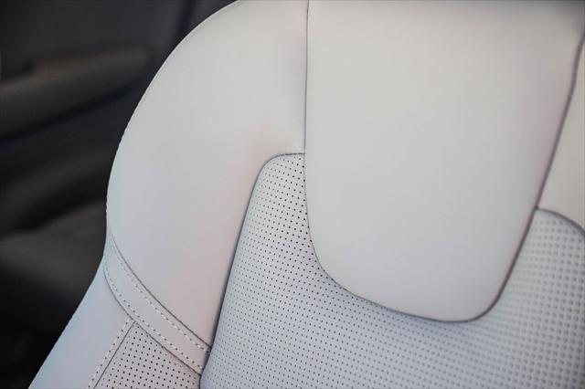 2026 Volvo XC90 Plug-In Hybrid Ultra, T8 AWD, Electric/Gasoline, Bright, 7 Seats