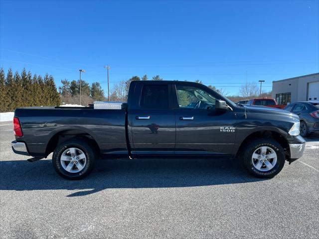 2017 RAM 1500 SLT Quad Cab 4x4 64 Box 2017 RAM 1500 SLT Quad Cab 4x4 64 Box