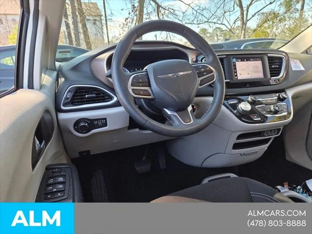2022 Chrysler Voyager LX