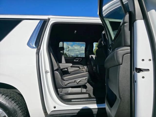 2023 Chevrolet Suburban 4WD Premier