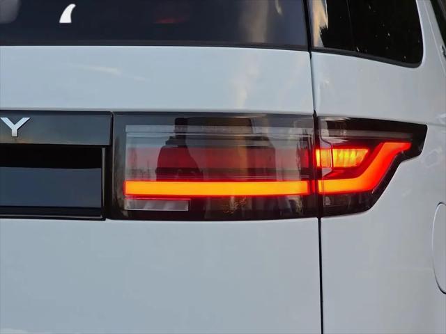 2026 Land Rover Discovery Gemini Edition