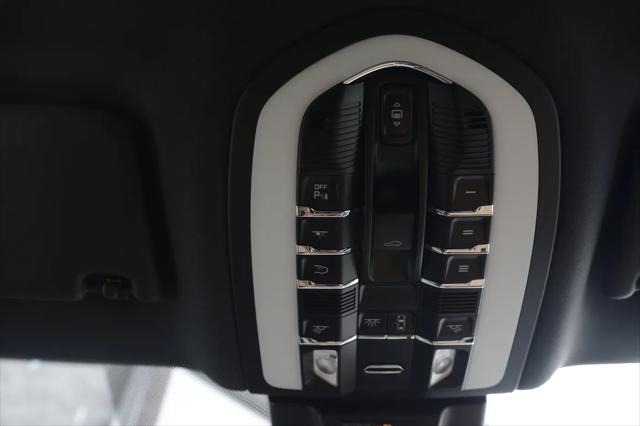 2025 Porsche Macan Macan
